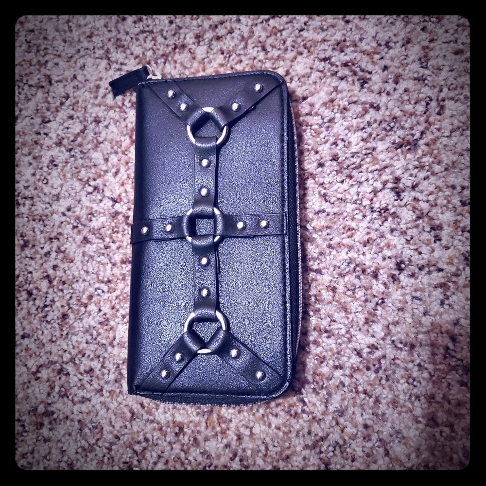 Hot Topic wallet